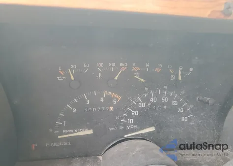 1993 GMC Sierra C1500 z USA, uszkodzony, nr VIN 2GTEC19K3P1529271